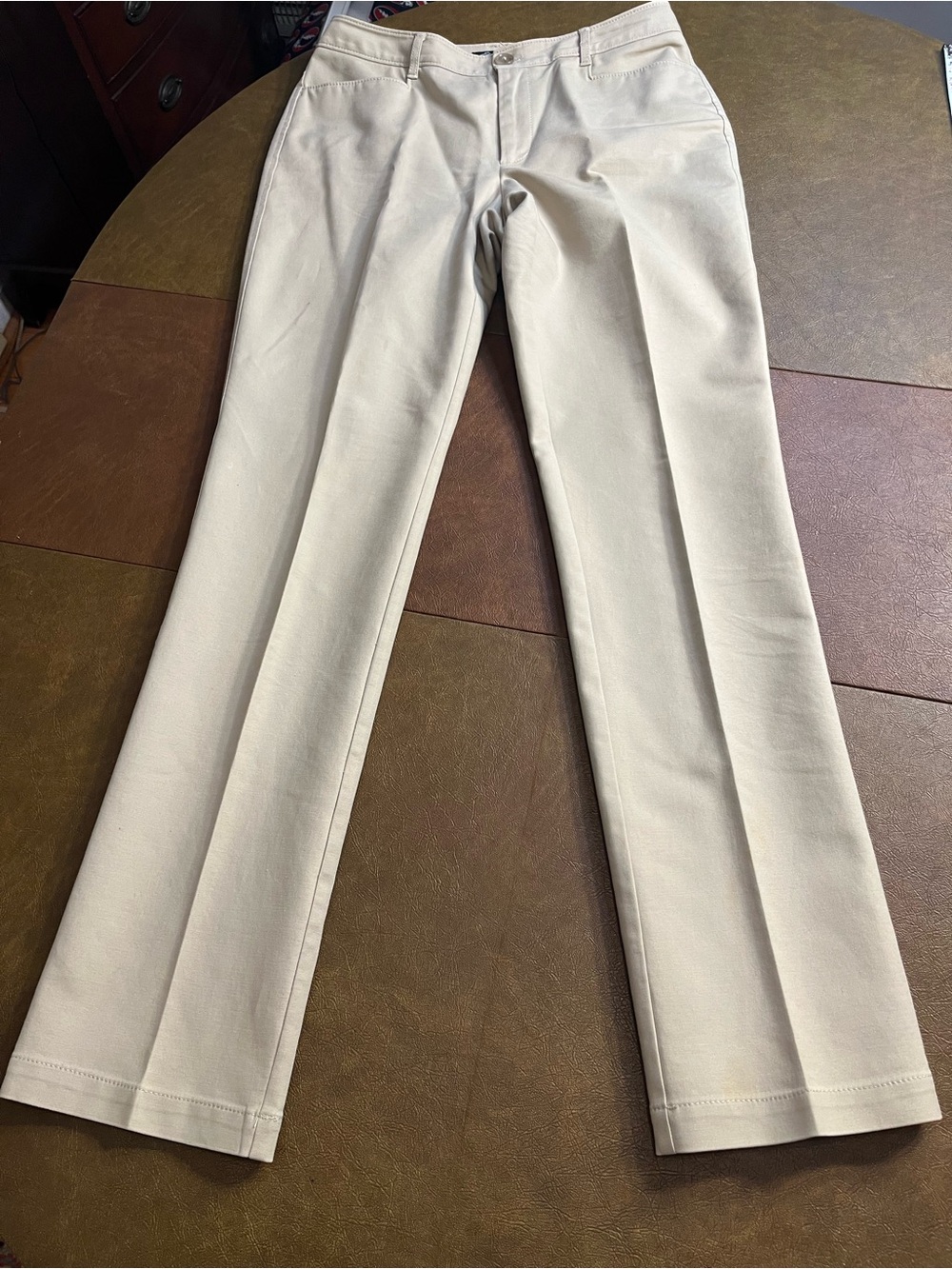 Eddie Bauer Blakely Fit Flat Front Chinos in Light Khaki Women’s Size 8 Tall